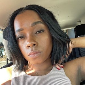 Meet your Posher, Shaina